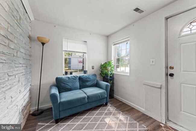 Foto del edificio - 9106 Ballard Ln