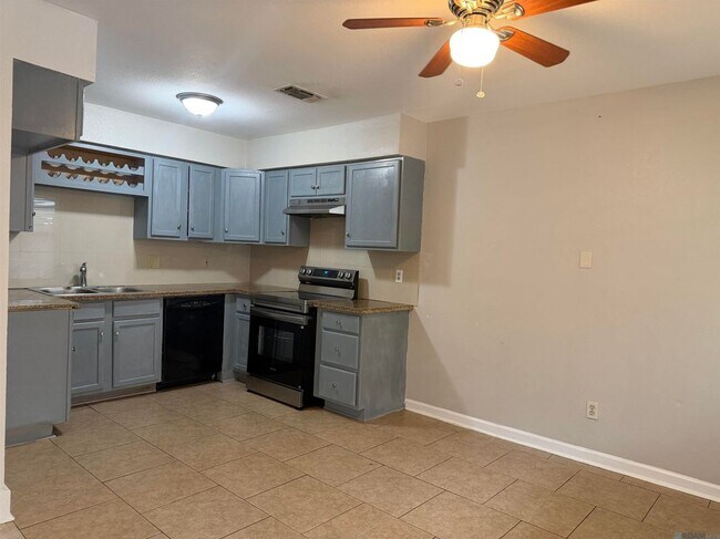 Building Photo - 2721 Tifton St