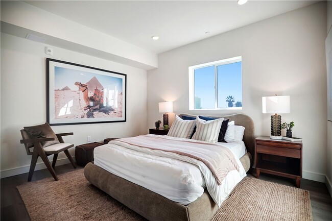Foto del edificio - 5717 Carlton Way
