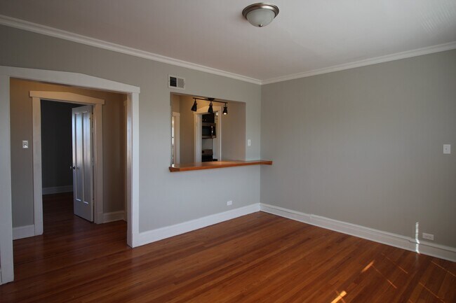 Foto del edificio - 2 Bed / 1 Bath Rehabbed Apartment in Hermosa near Fullerton Bus, Restaurants & Shopping. Updated ...
