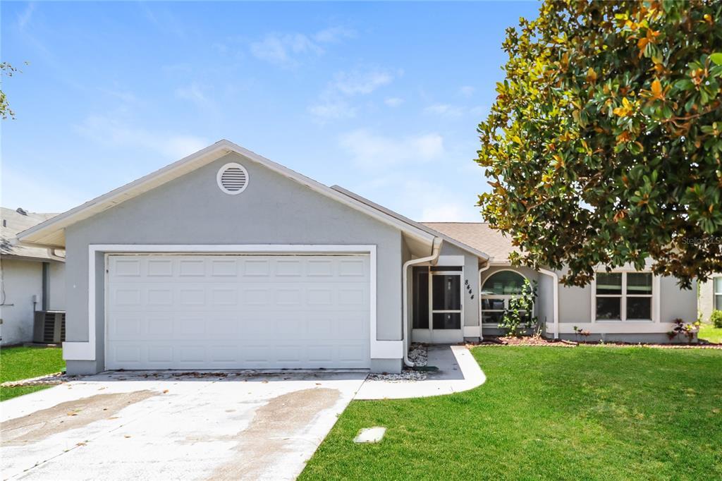 Foto principal - 8444 Yearling Ln