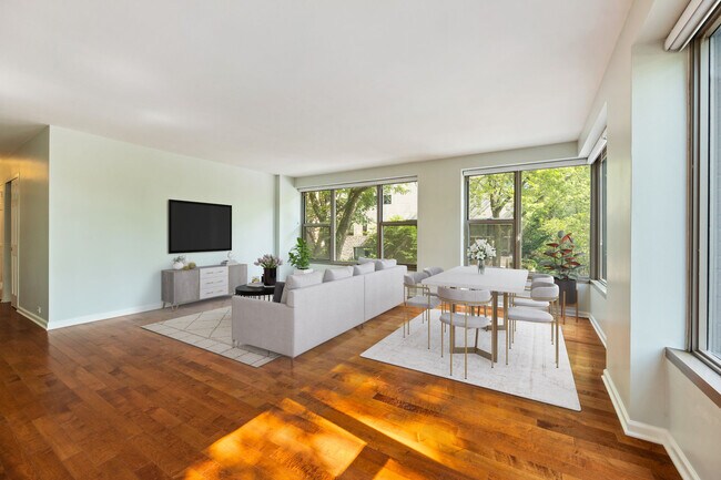 Foto del edificio - 2970 N Lake Shore Dr