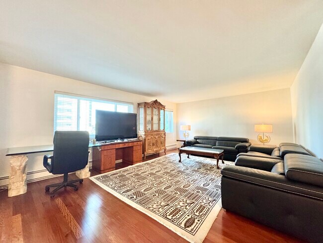 Foto del edificio - 10655 Wilshire Blvd