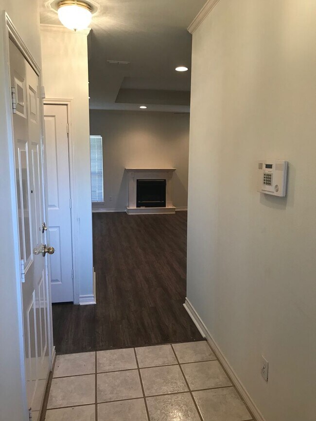 Foto del edificio - 3106 Silkwood Dr