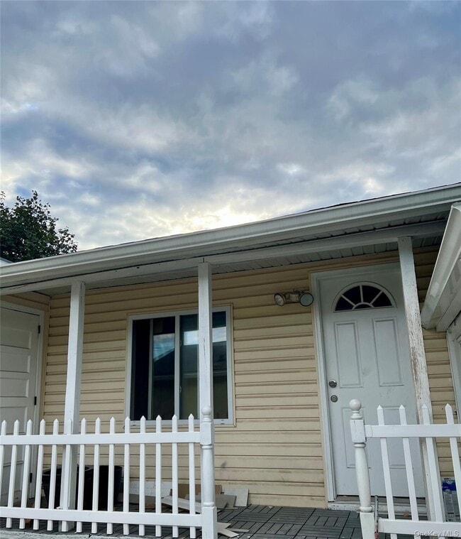 Building Photo - 32 Wellington St Building Photo - 32 Wellington St