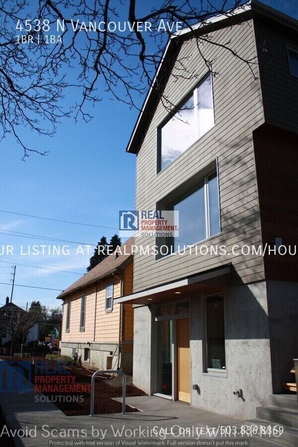 Building Photo - 4538 N Vancouver Ave