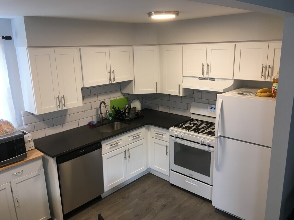 Primary Photo - 426 13th St