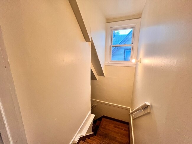 Building Photo - 255-255 Orchard St