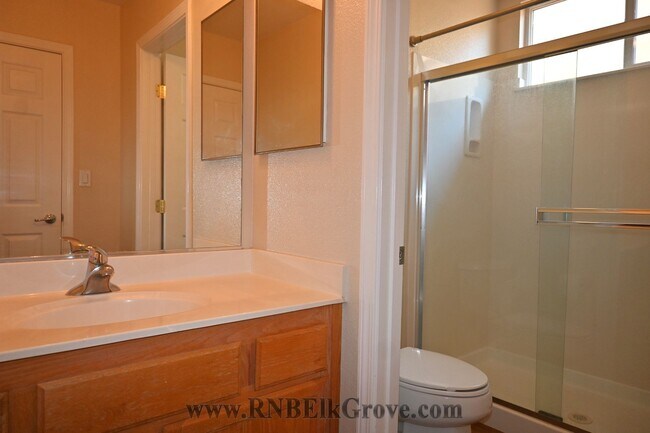 Foto del edificio - 5 Bedroom Home in Elk Grove! - Resident Benefit Package Property