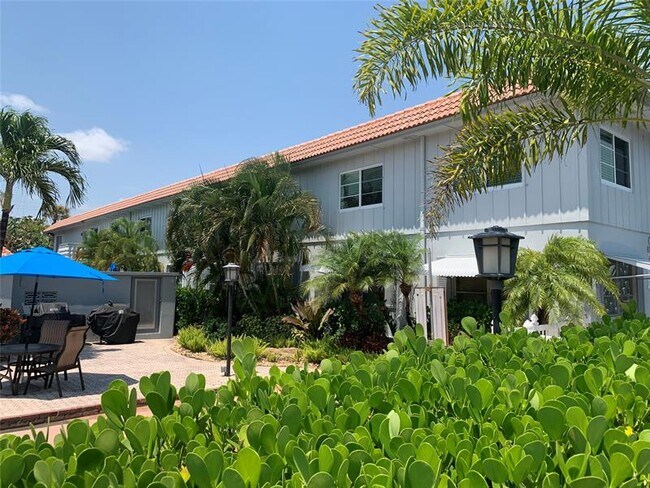 Building Photo - 659 W Oakland Park Blvd