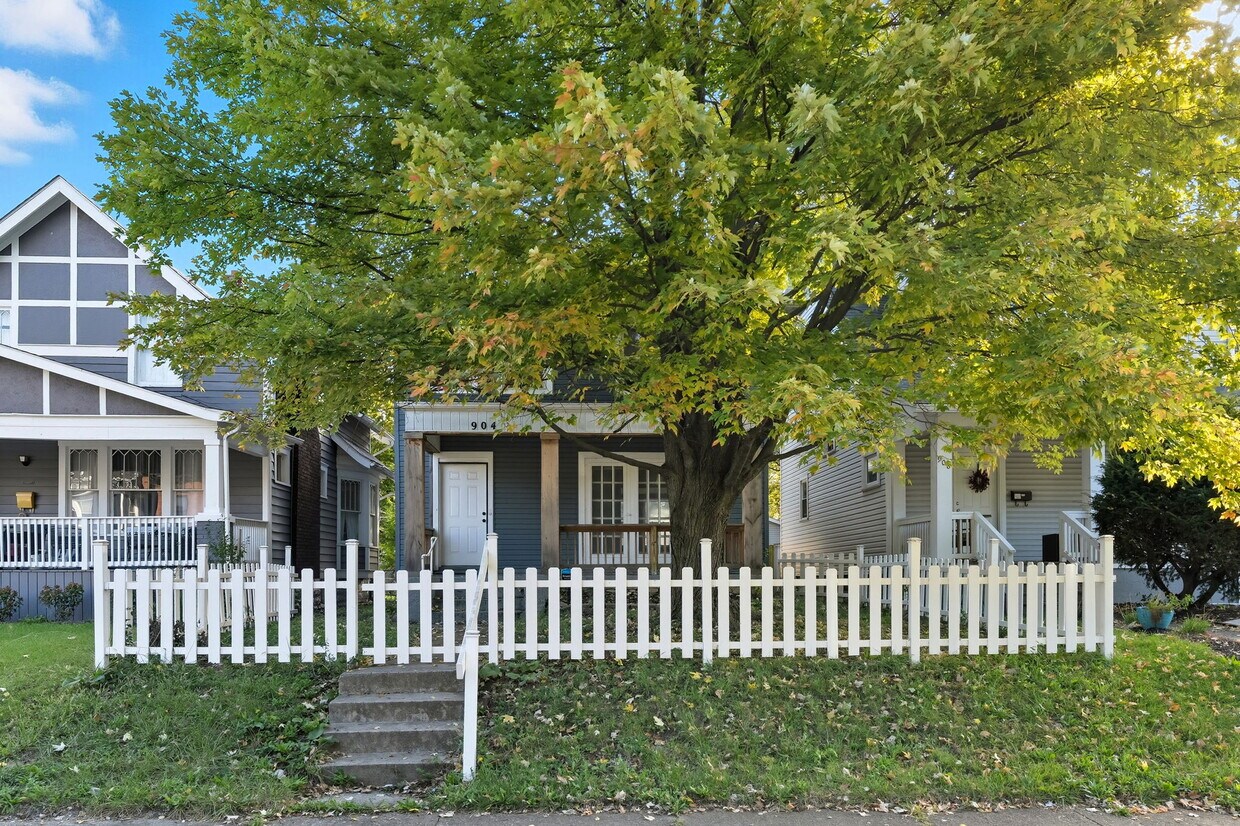 Primary Photo - 904 Studer Ave