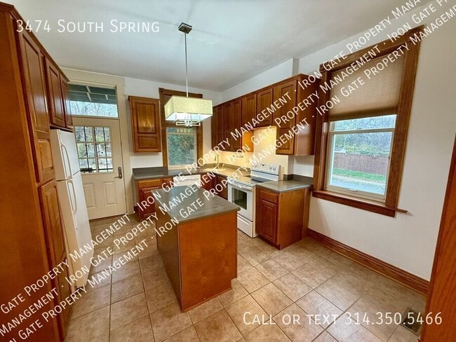 Foto del edificio - 3474 South Spring-