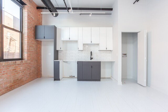 Foto del edificio - 213 N Racine Ave