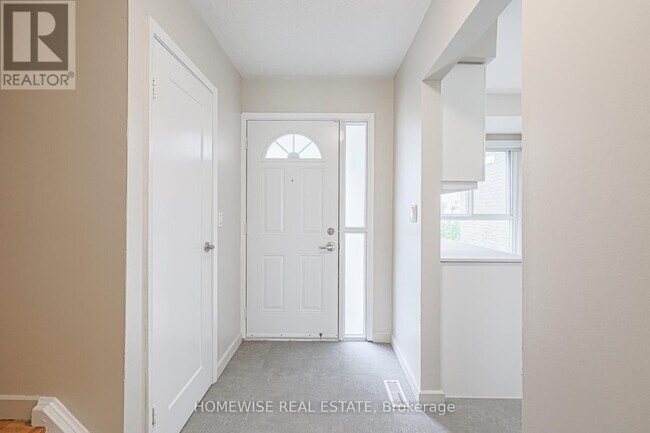 Photo du bâtiment - 570-570 Waverly St N
