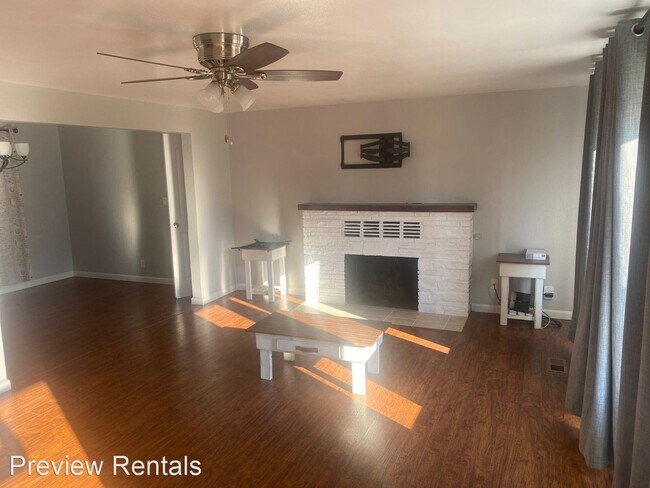 Foto del edificio - 3 br, 1 bath House - 10450 Sterling Road