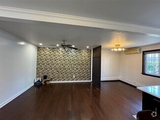 Building Photo - 162-33 76th Rd