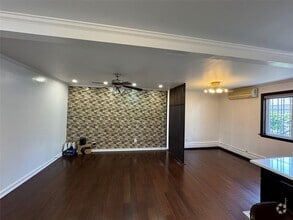Building Photo - 162-33 76th Rd