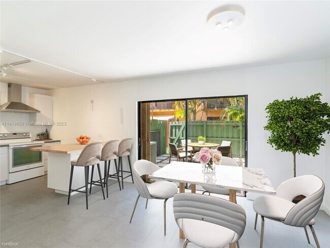 Foto del edificio - 3 br, 2 bath House - 10224 SW 77th Ct