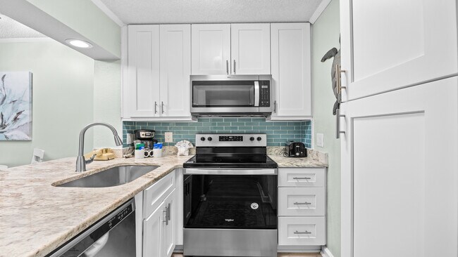 Foto del edificio - 415 Ocean Creek Dr