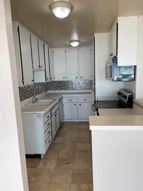 kitchen - 6542 Ocean Crest Dr