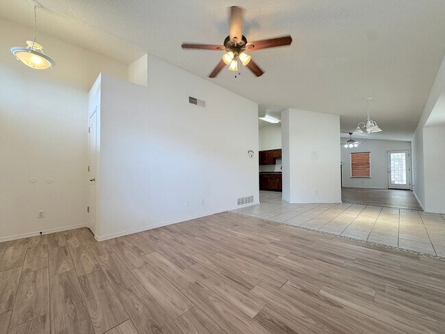 Foto del edificio - 14193 Patriot Point Dr