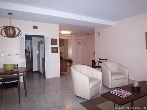 Building Photo - 1430 Brickell Bay Dr