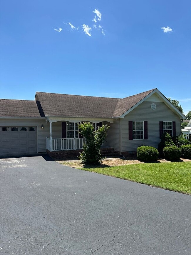 Building Photo - 2024 Stafford Dr