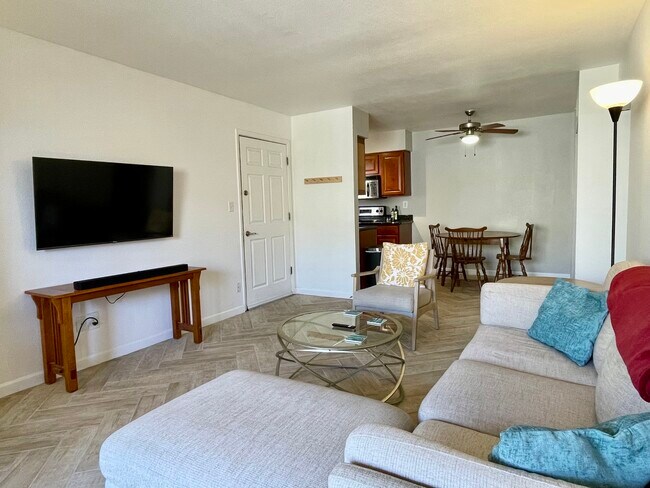 Foto del edificio - 5877 N Granite Reef Rd