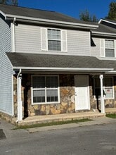 Building Photo - 45 Stratos Ln