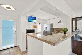 Building Photo - 7850 Byron Ave