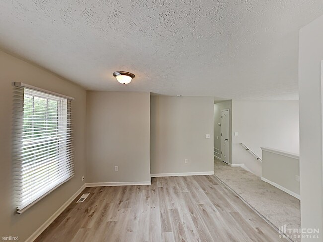 Building Photo - 114 Twin Oaks Ln