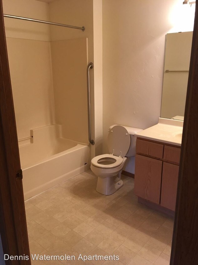 Building Photo - 1659 Lenwood Ave