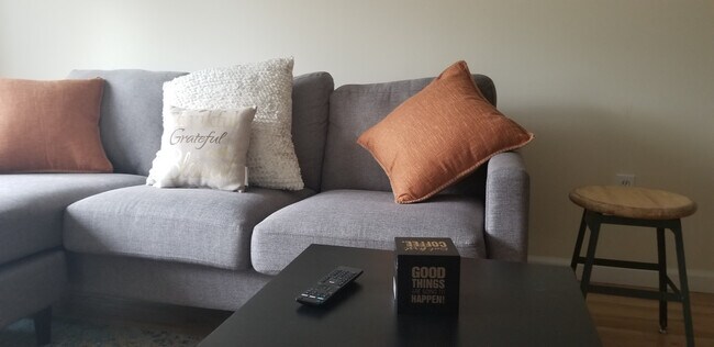 Building Photo - Beautiful and Spacious First Floor/Apt #1