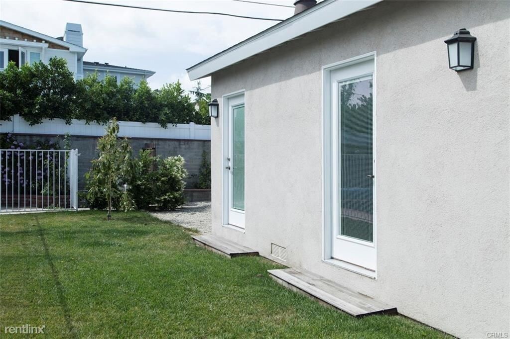 Foto principal - 4 br, 2 bath House - 17840 Tarzana St