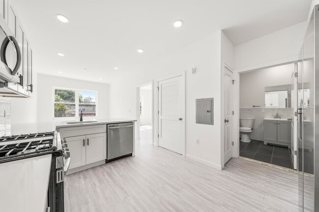 Building Photo - 51 E Main St