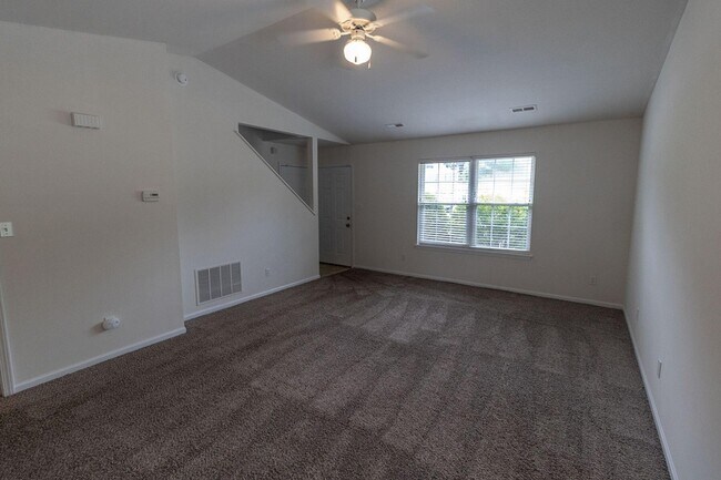 Foto del edificio - 3300 E St Charles Rd