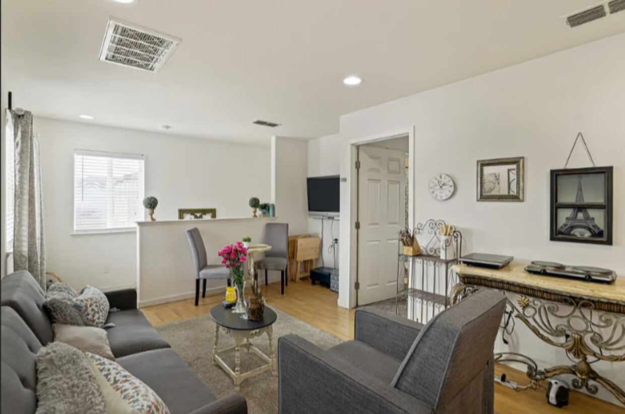 Foto principal - Private One Bedroom One Bath Mother-in-Law...