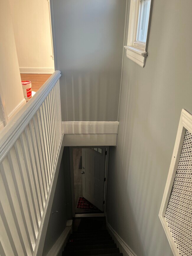 Stairs - 35 Grant St