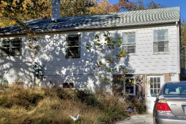 Por garaje independiente & Terraza frontal - 4028 Ebenezer Rd