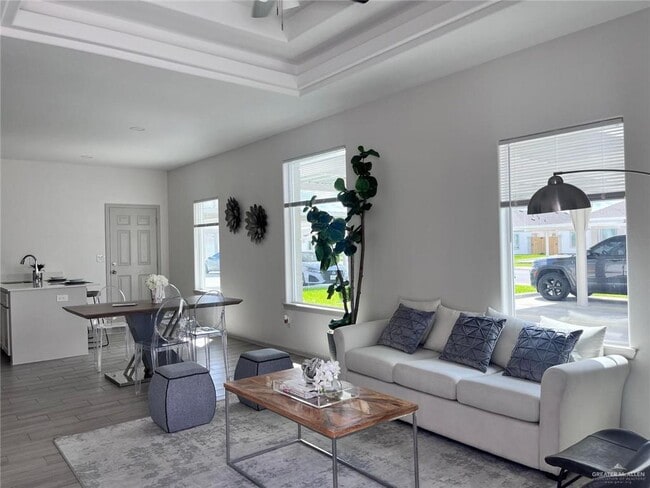 Building Photo - 9 Shavano Dr