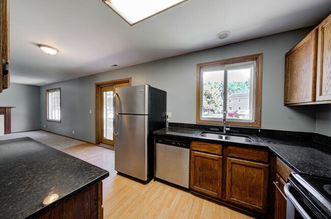 Building Photo - 2340 Blue Spruce Ln