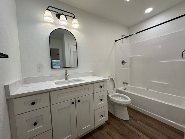 Foto del edificio - 2431 Puter Creek Rd