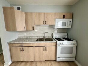 Building Photo - 3808 S 48th St