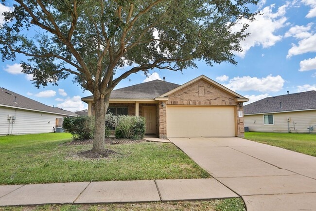 Building Photo - For Lease | 3 Bed, 2 Bath | 1,670 Sq Ft | ...