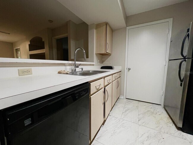 Foto del edificio - 7220 Westpointe Blvd