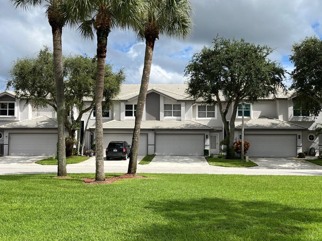 Foto principal - 7740 Stone Harbour Dr