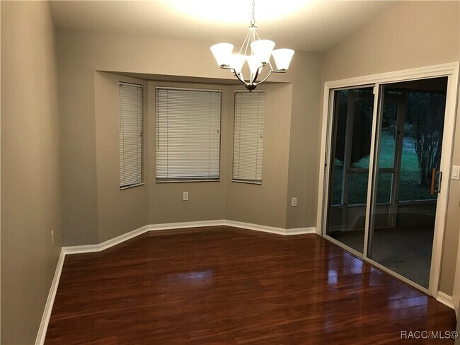 Foto del edificio - 2595 N Brentwood Cir