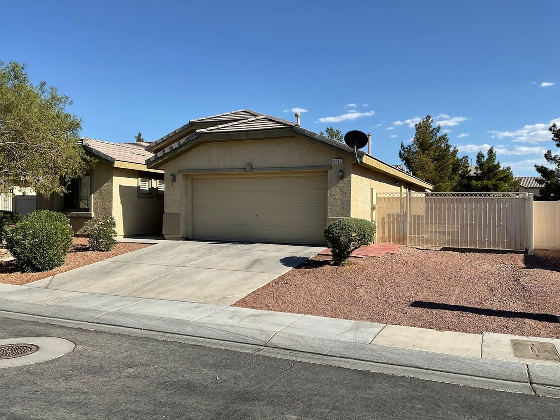 Primary Photo - 1 story, 3br, 2 bth, 2cg, 1 RV