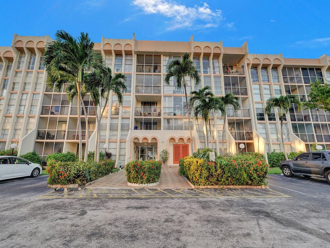 Foto principal - 601 Three Islands Blvd