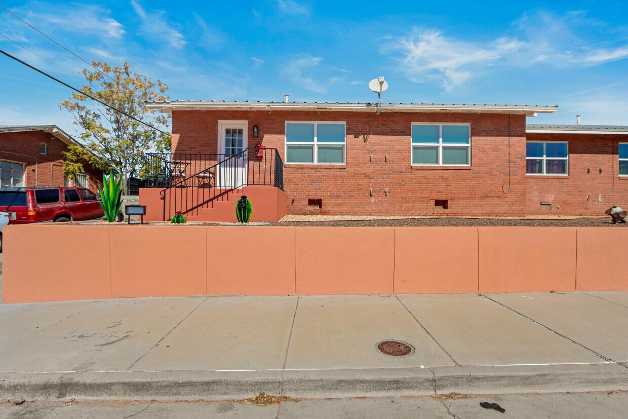Primary Photo - 4905 Quitman Ave